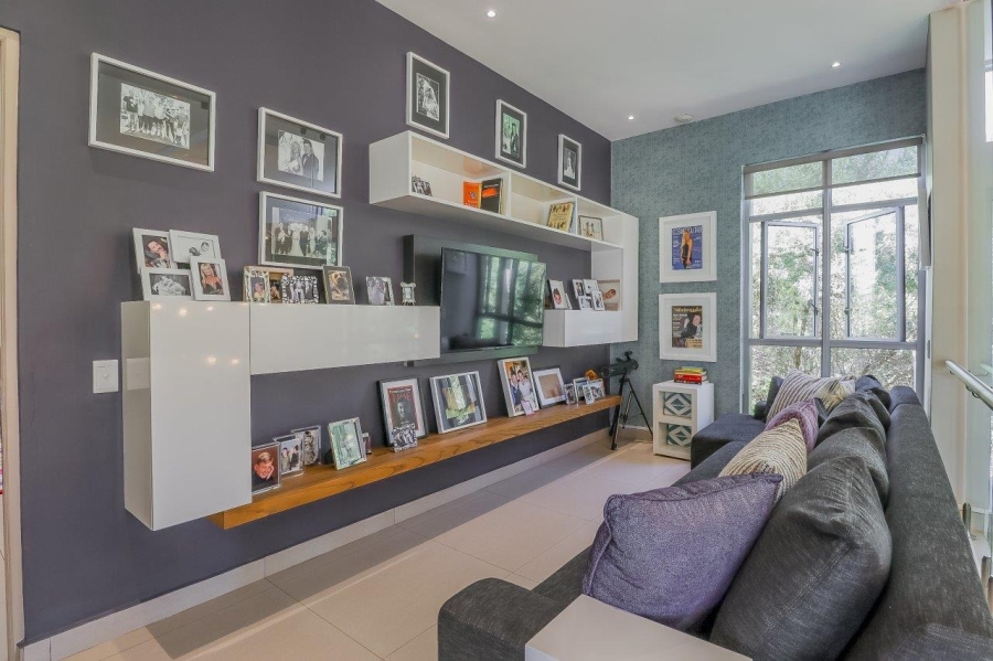 6 Bedroom Property for Sale in The Islands Estates North West
